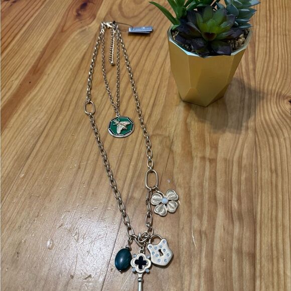NWT CHICO'S Green/Gold Multi-Pendant Necklace Bee Key Lock Flower - Picture 2 of 10